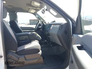 2015 Ford F-250 XLT z VIN 1FT7X2B65FEB83608, wystawiony jako IAAI lot #42013192 z przebiegiem 285 266 mil mil oraz . Historia ofert i sprzedaży dostępna na DreamBid. Obrazek 5.