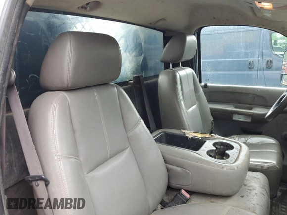 2009 Chevrolet Silverado 3500HD WT with VIN 1GBJC74K39E135526, listed as a Copart auction lot 55476145 with 231,642 mi miles and Clean Title. Bid and sale history available at DreamBid. Image 10.