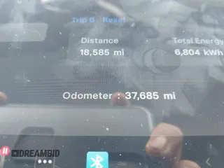2021 Tesla Model Y Performance z VIN 5YJYGDEF8MF209819, wystawiony jako IAAI lot #41757009 z przebiegiem 37 685 mil mil oraz . Historia ofert i sprzedaży dostępna na DreamBid. Obrazek 15.