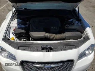 2019 Chrysler 300 Touring z VIN 2C3CCAAG6KH590956, wystawiony jako Copart lot #64140745 z przebiegiem 85 145 mil mil oraz Szkoda całkowita • Salvage title. Historia ofert i sprzedaży dostępna na DreamBid. Obrazek 11.