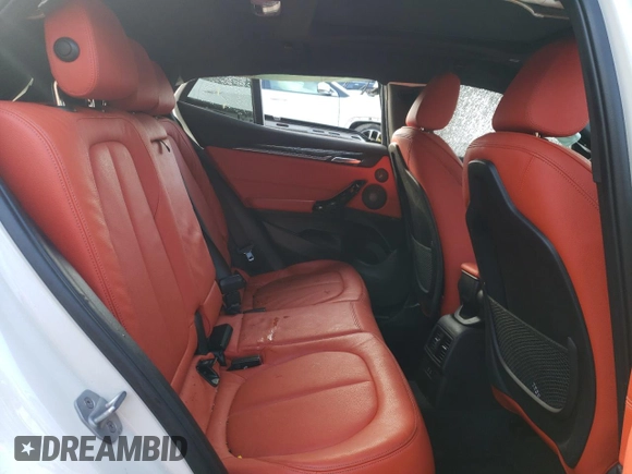 2022 BMW X2 sDrive28i with VIN WBXYH9C05N5T67775, listed as a Copart auction lot 44045505 with 34,100 mi miles and Salvage Title. Bid and sale history available at carsss.com. Image 12.