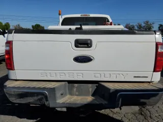 2014 Ford F-250 XL z VIN 1FTBF2B6XEEA74685, wystawiony jako Copart lot #81015734 z przebiegiem 185 145 mil mil oraz Szkoda całkowita • Salvage title. Historia ofert i sprzedaży dostępna na DreamBid. Obrazek 10.
