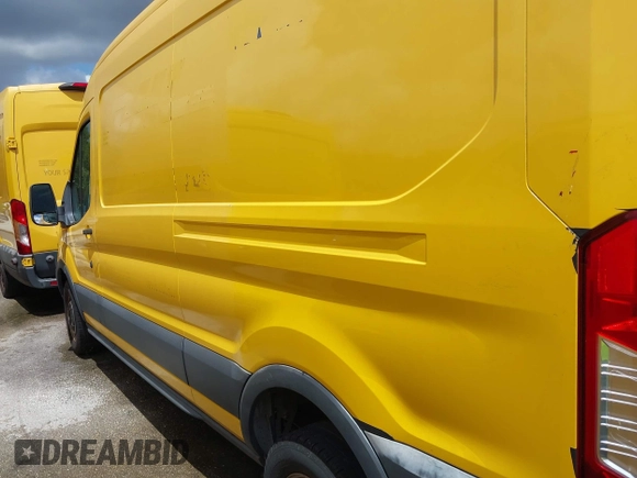 2018 Ford Transit z VIN 1FTYR2CMXJKB45362, wystawiony jako IAAI lot #35823722 z przebiegiem 247 767 mil mil oraz . Historia ofert i sprzedaży dostępna na DreamBid. Obrazek 14.