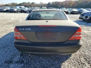 2002 Mercedes-Benz SLK 320 z VIN WDBKK65F22F249238, wystawiony jako Copart lot #84938474 z przebiegiem 128 108 mil mil oraz Szkoda całkowita • Salvage title. Historia ofert i sprzedaży dostępna na DreamBid. Obrazek 6.