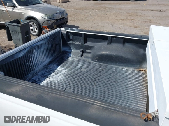 2001 Ford Ranger XL z VIN 1FTYR10U61PB29919, wystawiony jako IAAI lot #41956282 z przebiegiem 241 079 mil mil oraz . Historia ofert i sprzedaży dostępna na DreamBid. Obrazek 8.