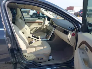 2011 Volvo S80 3.2L z VIN YV1952AS2B1144001, wystawiony jako IAAI lot #42279471 z przebiegiem 107 984 mil mil oraz . Historia ofert i sprzedaży dostępna na DreamBid. Obrazek 5.