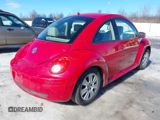 2008 Volkswagen New Beetle Coupe S with VIN 3VWPW31CX8M526844, listed as a IAAI auction lot 41672088 with 141,506 mi miles. Bid and sale history available at carsss.com. Image 4.