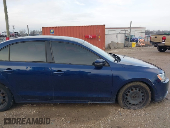 2011 Volkswagen Jetta SE with VIN 3VWDX7AJ6BM395036, listed as a IAAI auction lot 41221262 with 136,646 mi miles and . Bid and sale history available at DreamBid. Image 6.