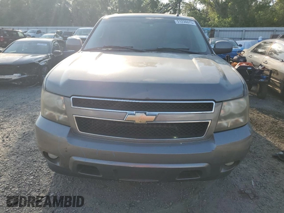 2007 Chevrolet Suburban LS with VIN 1GNFC16097J403193, listed as a Copart auction lot 51236075 with 191,350 mi miles and Salvage title. Bid and sale history available at DreamBid. Image 5.