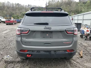2021 Jeep Compass Trailhawk with VIN 3C4NJDDB2MT566157, listed as a Copart auction lot 51652255 with 47,284 mi miles and Salvage title. Bid and sale history available at DreamBid. Image 6.