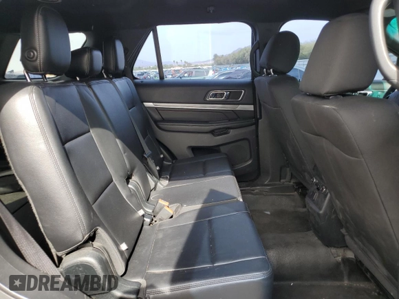 2016 Ford Police Interceptor Utility z VIN 1FM5K8AT9GGB73827, wystawiony jako Copart lot #56400145 z przebiegiem 154 496 mil mil oraz Szkoda całkowita • Salvage title. Historia ofert i sprzedaży dostępna na DreamBid. Obrazek 11.