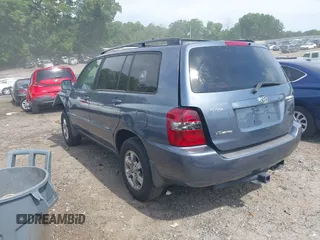 2005 Toyota Highlander z VIN JTEEP21A250089609, wystawiony jako IAAI lot #42266881 z przebiegiem 198 774 mil mil oraz . Historia ofert i sprzedaży dostępna na DreamBid. Obrazek 3.