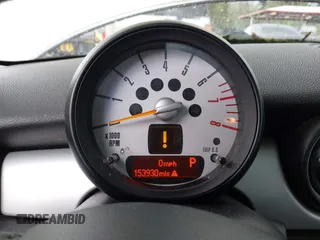 2014 MINI Clubman z VIN WMWZF3C59ET492934, wystawiony jako IAAI lot #42249849 z przebiegiem 153 930 mil mil oraz . Historia ofert i sprzedaży dostępna na DreamBid. Obrazek 7.