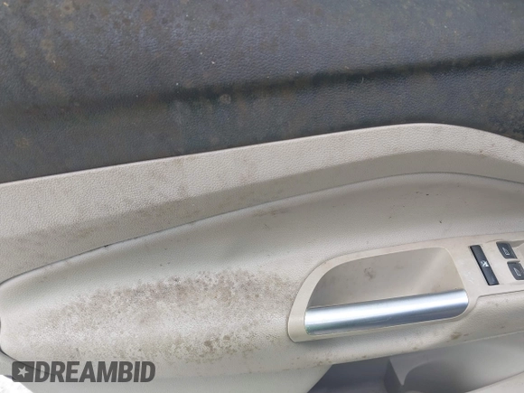 2013 Ford Escape SE with VIN 1FMCU0GX3DUB71937, listed as a IAAI auction lot 42282076 with Not provided miles and . Bid and sale history available at DreamBid. Image 14.