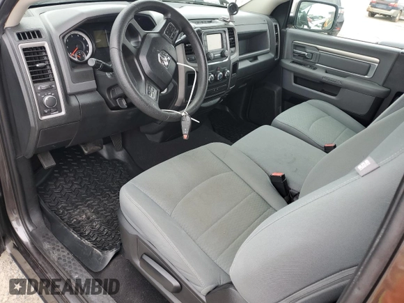2015 Ram 1500 Tradesman z VIN 3C6JR6AT2FG699259, wystawiony jako Copart lot #44975405 z przebiegiem 211 433 mil mil oraz Czysty tytuł • Clean title. Historia ofert i sprzedaży dostępna na DreamBid. Obrazek 8.