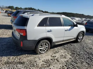 2014 Kia Sorento LX with VIN 5XYKTDA70EG538475, listed as a Copart auction lot 50084425 with 209,501 mi miles and Clean Title. Bid and sale history available at carsss.com. Image 3.