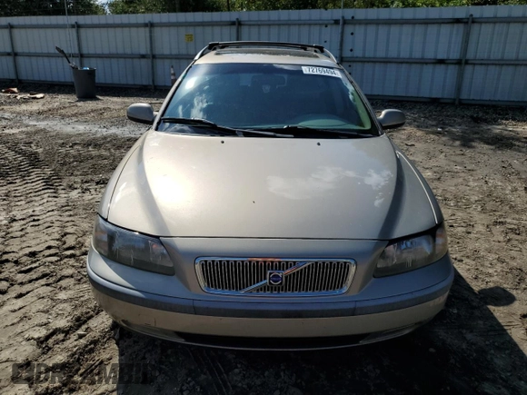 2001 Volvo V70 with VIN YV1SW61R611127879, listed as a Copart auction lot 72769494 with 286,405 mi miles and Salvage Title. Bid and sale history available at carsss.com. Image 5.