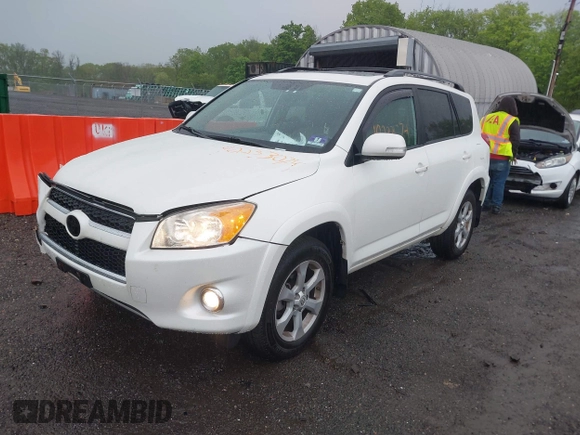 2012 Toyota RAV4 Limited z VIN 2T3DF4DV3CW245193, wystawiony jako IAAI lot #42233074 z przebiegiem 121 522 mil mil oraz . Historia ofert i sprzedaży dostępna na DreamBid. Obrazek 17.