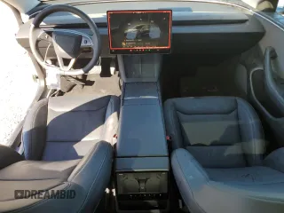 2024 Tesla Model 3 z VIN 5YJ3E1EA8RF741761, wystawiony jako Copart lot #46134875 z przebiegiem 15 537 mil mil oraz Szkoda całkowita • Salvage title. Historia ofert i sprzedaży dostępna na DreamBid. Obrazek 8.