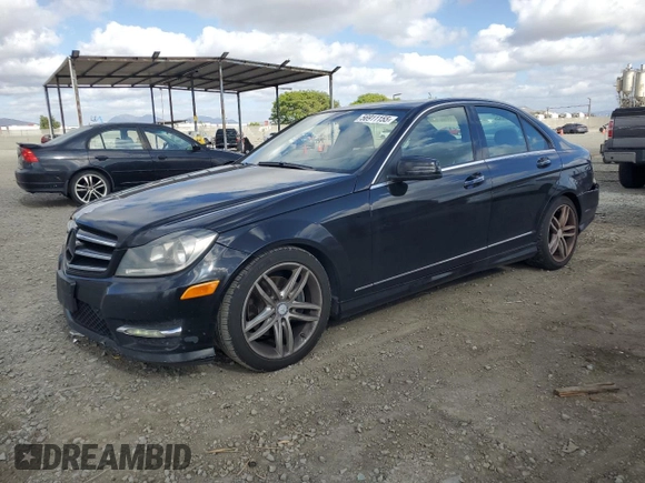 2014 Mercedes-Benz C 250 Sport z VIN WDDGF4HB1EA933844, wystawiony jako Copart lot #56911155 z przebiegiem 228 015 mil mil oraz Szkoda całkowita • Salvage title. Historia ofert i sprzedaży dostępna na DreamBid. Obrazek 1.