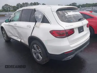 2022 Mercedes-Benz GLC 300 with VIN W1N0G8DB7NV397960, listed as a IAAI auction lot 42236088 with 18,100 mi miles and . Bid and sale history available at DreamBid. Image 3.