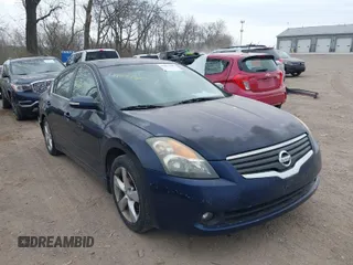 2007 Nissan Altima 3.5 SL with VIN 1N4BL21E07C181945, listed as a IAAI auction lot 41893307 with 222,642 mi miles. Bid and sale history available at carsss.com. Image 1.