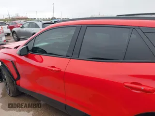 2024 Chevrolet Blazer EV eAWD RS z VIN 3GNKDCRJXRS200875, wystawiony jako IAAI lot #41685206 z przebiegiem 7 610 mil mil oraz . Historia ofert i sprzedaży dostępna na DreamBid. Obrazek 14.