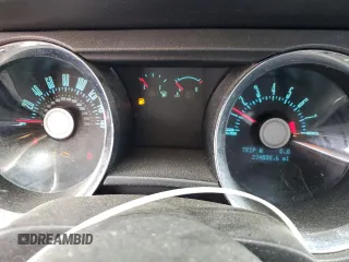 2012 Ford Mustang Premium с VIN 1ZVBP8AM6C5268706, выставлен на аукционе Copart как лот 54198285 с пробегом 234 038 миль миль и Чистый • Clean title. История ставок и продаж доступна на DreamBid. Изображение 9.