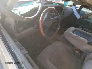 2000 Chevrolet Silverado 1500 LS with VIN 2GCEC19V3Y1241827, listed as a Copart auction lot 83176464 with 0 mi miles and Salvage Title. Bid and sale history available at carsss.com. Image 8.