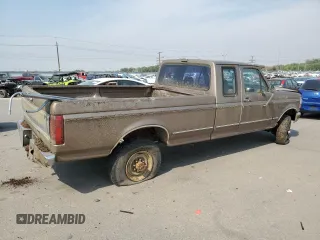 1992 Ford F-250 with VIN 1FTHX26M1NKB22897, listed as a Copart auction lot 87669905 with 0 mi miles and Clean Title. Bid and sale history available at carsss.com. Image 3.