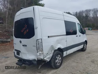 2021 Mercedes-Benz Sprinter Cargo Cargo with VIN W1Y40BHY3MT044744, listed as a IAAI auction lot 41865979 with 139,836 mi miles and . Bid and sale history available at DreamBid. Image 4.