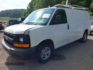 2005 Chevrolet Express Cargo z VIN 1GCFG15X351177337, wystawiony jako IAAI lot #42797099 z przebiegiem 213 881 mil mil oraz . Historia ofert i sprzedaży dostępna na DreamBid. Obrazek 2.