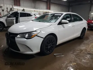 2017 Toyota Camry XLE z VIN 4T1BF1FK1HU325987, wystawiony jako Copart lot #87043914 z przebiegiem 107 307 mil mil oraz Szkoda całkowita • Salvage title. Historia ofert i sprzedaży dostępna na DreamBid. Obrazek 1.