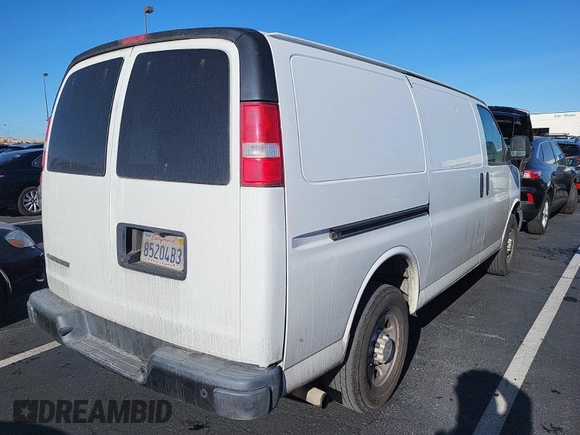 2020 Chevrolet Express Cargo z VIN 1GCWGAFG8L1252738, wystawiony jako IAAI lot #42617603 z przebiegiem 65 745 mil mil oraz . Historia ofert i sprzedaży dostępna na DreamBid. Obrazek 12.