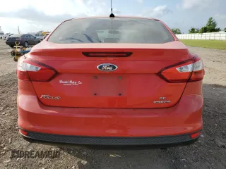 2012 Ford Focus SE with VIN 1FAHP3F21CL409819, listed as a Copart auction lot 53702165 with 131,739 mi miles and Salvage Title. Bid and sale history available at carsss.com. Image 6.