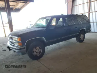 1995 Chevrolet Suburban z VIN 1GNFK16K9SJ333918, wystawiony jako Copart lot #46665205 z przebiegiem 208 395 mil mil oraz Czysty tytuł • Clean title. Historia ofert i sprzedaży dostępna na DreamBid. Obrazek 1.