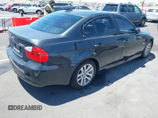 2007 BMW 3 Series 328i z VIN WBAVA335X7PV67150, wystawiony jako IAAI lot #42394401 z przebiegiem 278 351 mil mil oraz . Historia ofert i sprzedaży dostępna na DreamBid. Obrazek 4.