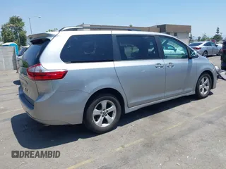 2018 Toyota Sienna LE Auto Access Seat с VIN 5TDKZ3DCXJS937151, выставлен на аукционе IAAI как лот 42396520 с пробегом 66 947 миль миль и . История ставок и продаж доступна на DreamBid. Изображение 4.