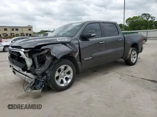 2019 Ram 1500 Big Horn z VIN 1C6RREFT1KN523200, wystawiony jako Copart lot #54758795 z przebiegiem 100 523 mil mil oraz Czysty tytuł • Clean title. Historia ofert i sprzedaży dostępna na DreamBid. Obrazek 1.