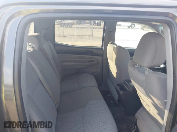 2014 Toyota Tacoma with VIN 3TMLU4EN3EM151545, listed as a IAAI auction lot 41821451 with 261,311 mi miles. Bid and sale history available at carsss.com. Image 8.