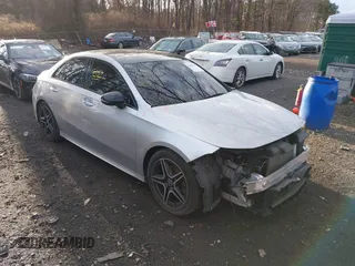 2021 Mercedes-Benz A 220 z VIN W1K3G4FBXMJ273221, wystawiony jako IAAI lot #41829672 z przebiegiem 39 164 mil mil oraz . Historia ofert i sprzedaży dostępna na DreamBid. Obrazek 6.