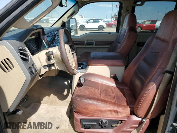 2008 Ford F-250 XL z VIN 1FTSW21R28ED61227, wystawiony jako Copart lot #57087825 z przebiegiem 297 646 mil mil oraz Czysty tytuł • Clean title. Historia ofert i sprzedaży dostępna na DreamBid. Obrazek 7.