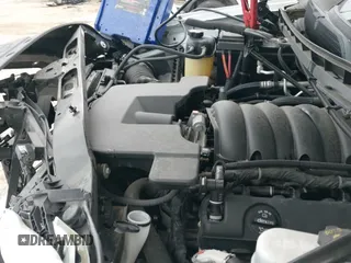 2018 Chevrolet Silverado 1500 LT z VIN 3GCUKREC8JG251610, wystawiony jako IAAI lot #42805361 z przebiegiem 111 857 mil mil oraz . Historia ofert i sprzedaży dostępna na DreamBid. Obrazek 19.