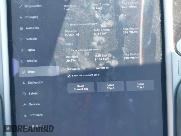 2018 Tesla Model S 75D z VIN 5YJSA1E25JF292480, wystawiony jako IAAI lot #42244185 z przebiegiem 42 199 mil mil oraz . Historia ofert i sprzedaży dostępna na DreamBid. Obrazek 7.
