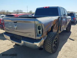 2020 Ram 2500 Big Horn with VIN 3C6UR5DL3LG141225, listed as a IAAI auction lot 41780459 with 117,276 mi miles. Bid and sale history available at carsss.com. Image 4.