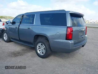2020 Chevrolet Suburban LT z VIN 1GNSCHKC8LR157188, wystawiony jako IAAI lot #41578614 z przebiegiem 82 566 mil mil oraz . Historia ofert i sprzedaży dostępna na DreamBid. Obrazek 3.