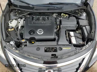 2013 Nissan Altima SV z VIN 1N4BL3AP8DN574762, wystawiony jako Copart lot #57657585 z przebiegiem 135 045 mil mil oraz Szkoda całkowita • Salvage title. Historia ofert i sprzedaży dostępna na DreamBid. Obrazek 11.