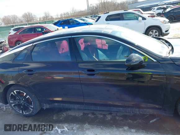 2024 Kia K5 GT-Line z VIN 5XXG64J28RG255382, wystawiony jako IAAI lot #41516382 z przebiegiem 12 330 mil mil oraz . Historia ofert i sprzedaży dostępna na DreamBid. Obrazek 13.