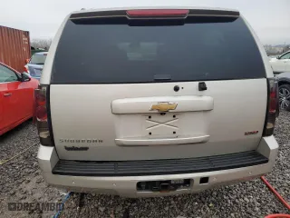 2007 Chevrolet Suburban LT with VIN 3GNFK16347G248390, listed as a Copart auction lot 44338025 with 322,147 mi miles and Salvage Title. Bid and sale history available at carsss.com. Image 6.