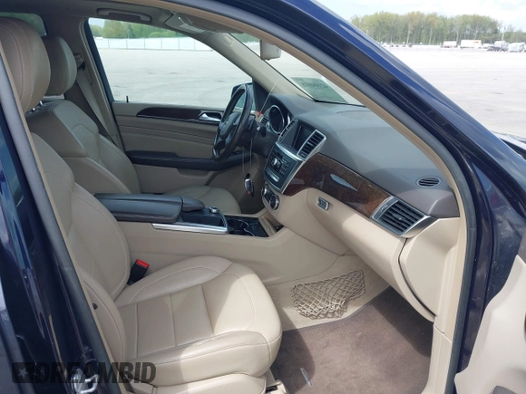 2012 Mercedes-Benz M 350 z VIN 4JGDA5HB8CA044050, wystawiony jako IAAI lot #42104018 z przebiegiem 136 152 mil mil oraz . Historia ofert i sprzedaży dostępna na DreamBid. Obrazek 5.